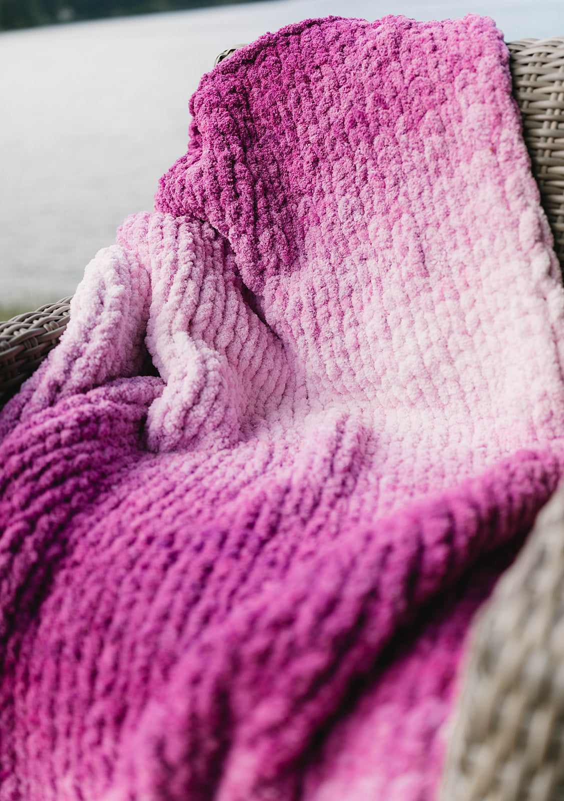 Ombrè Color Phasing Blanket