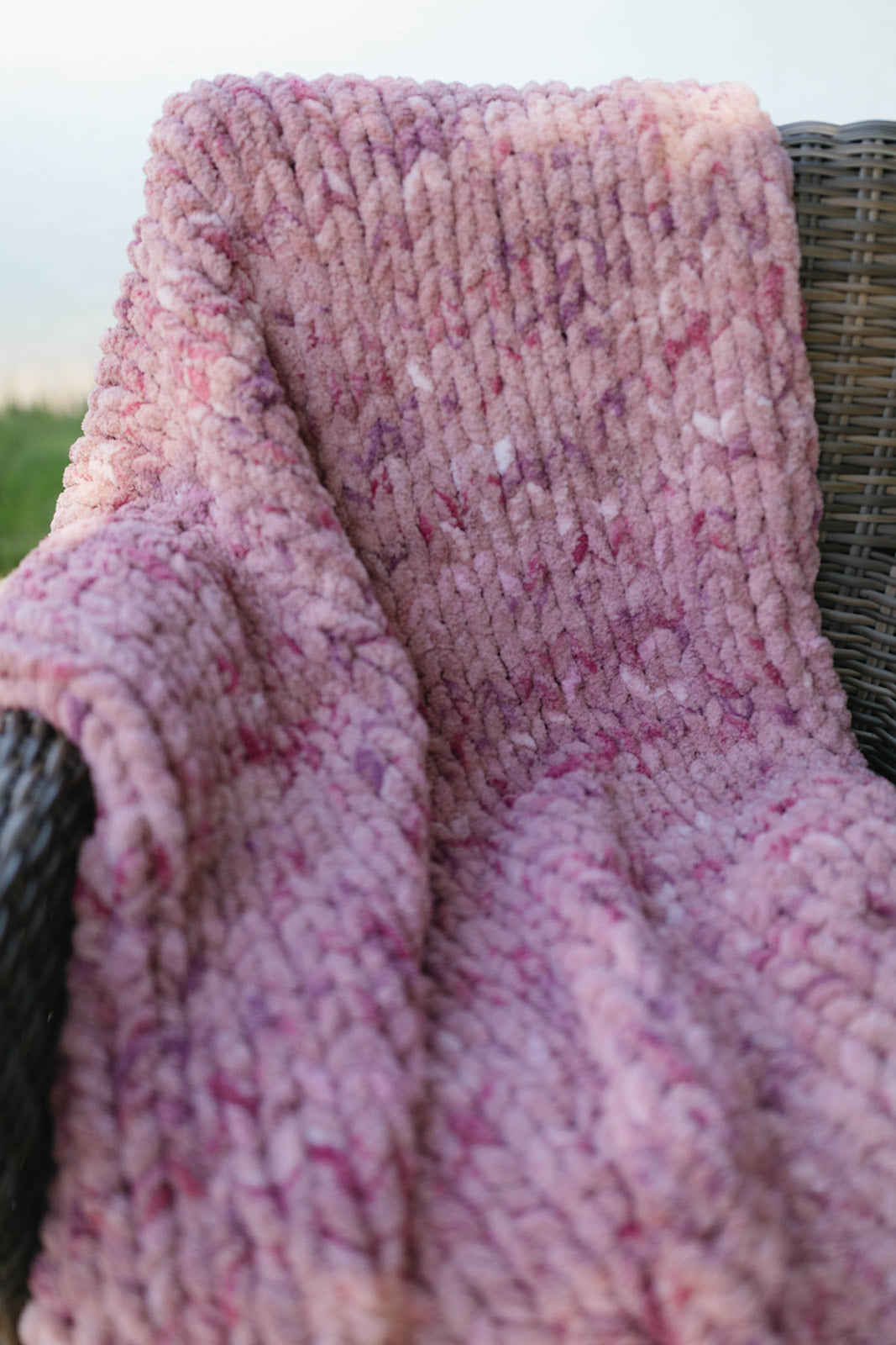 Floral Rose Chunky Knit Blanket