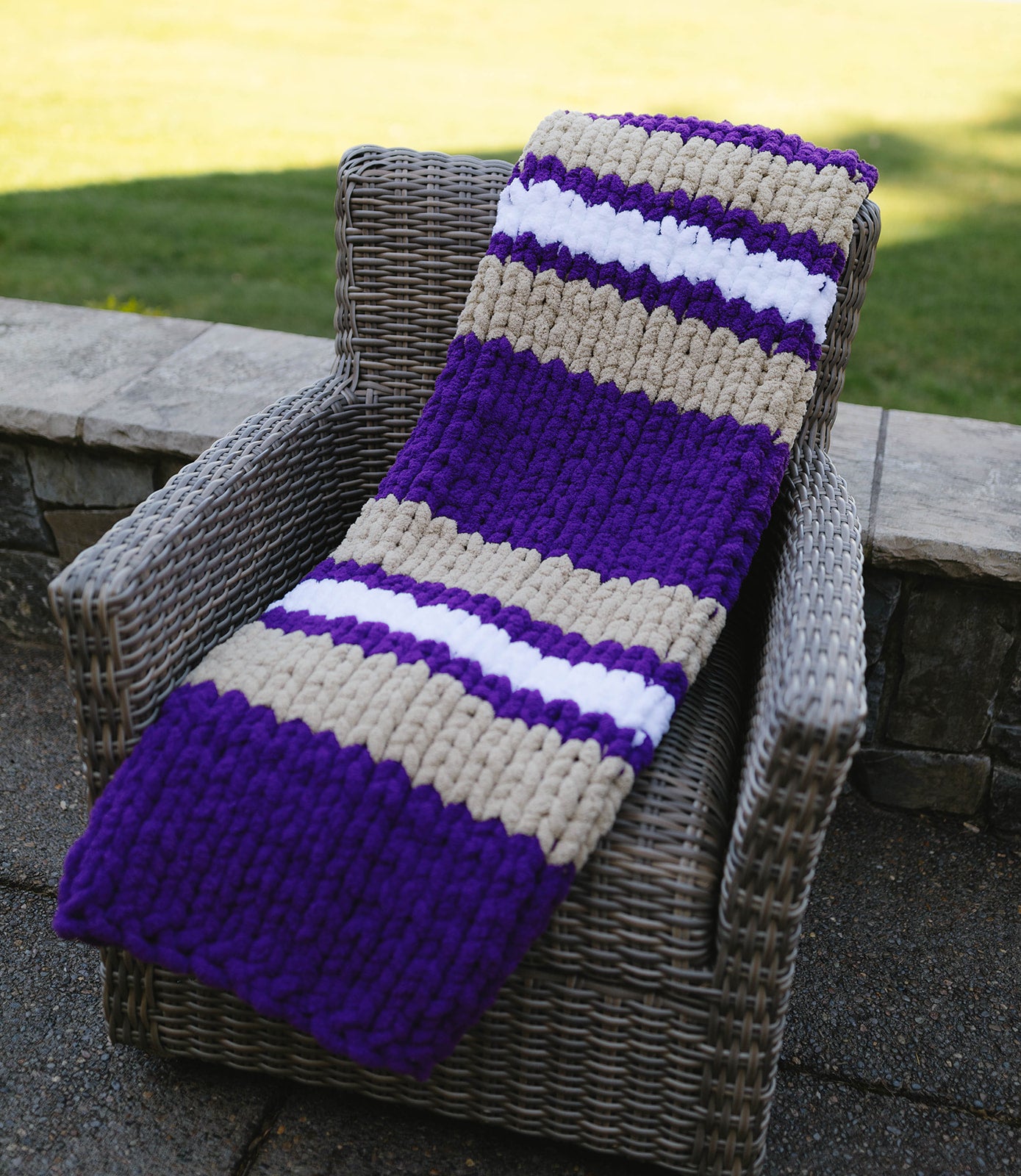 University of Washington Inspired Chunky Knit Blanket