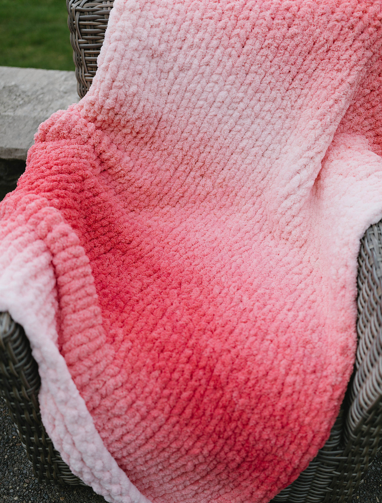 Ombrè Color Phasing Blanket