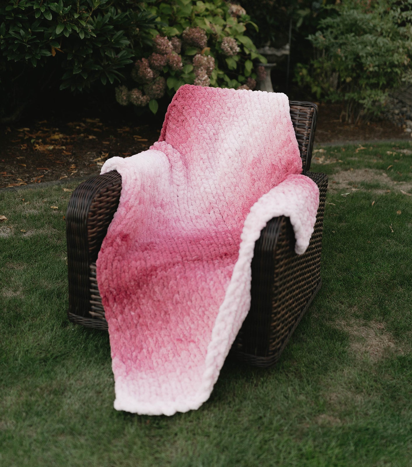 Ombrè Color Phasing Blanket