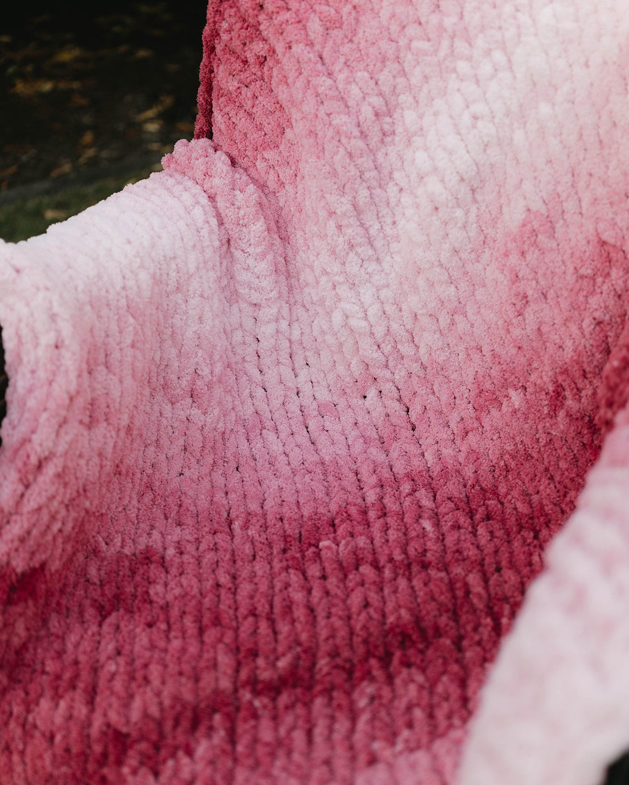 Ombrè Color Phasing Blanket