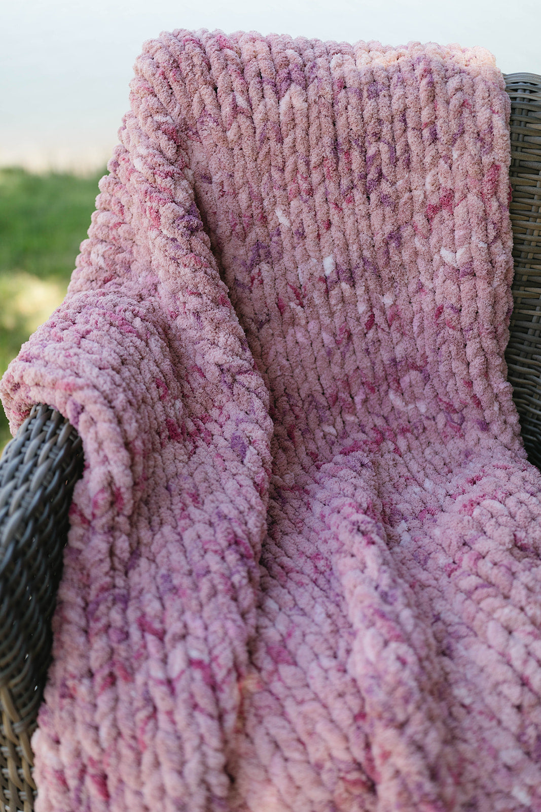 Floral Rose Chunky Knit Blanket