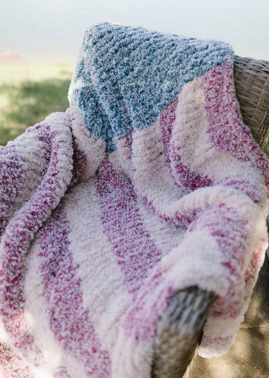 Frosted Fuzzy American Flag Chunky Knit Blanket