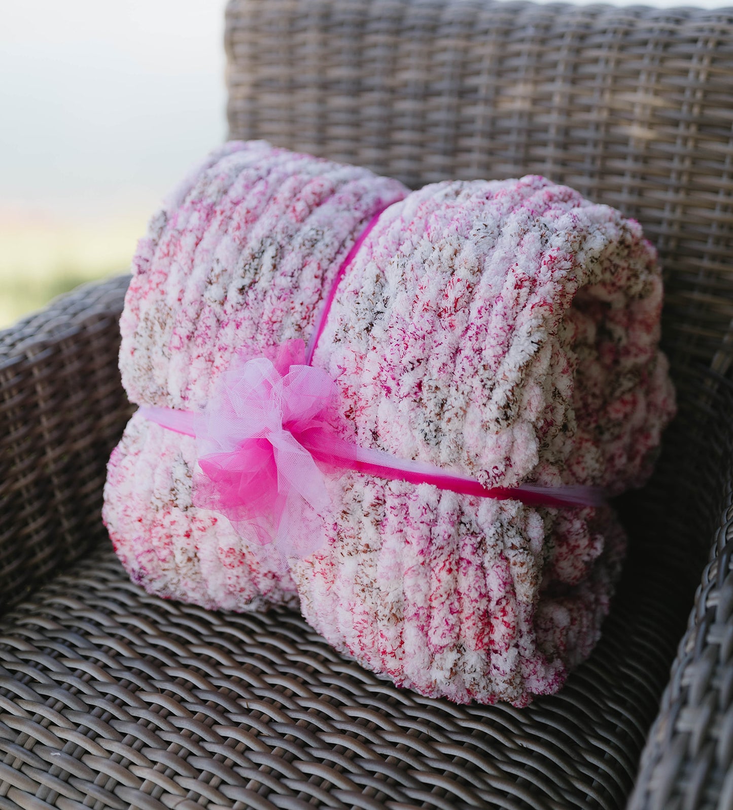 Pink Champagne Frosted Chunky Knit Blanket