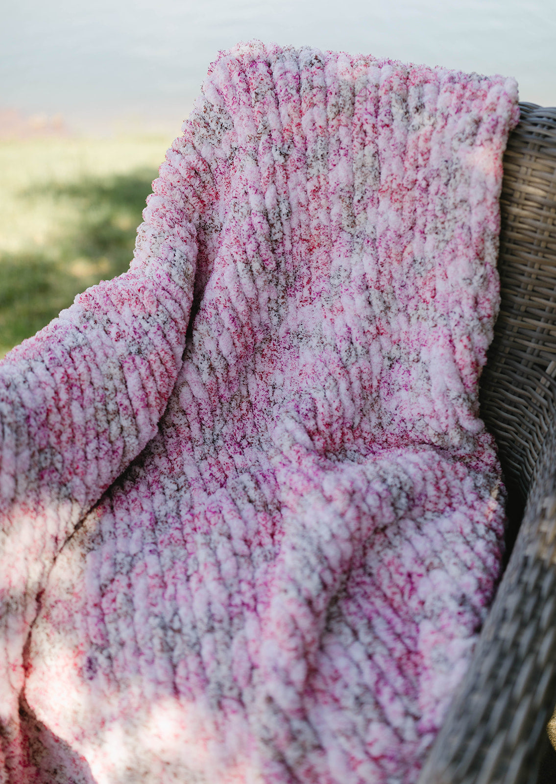 Pink Champagne Frosted Chunky Knit Blanket