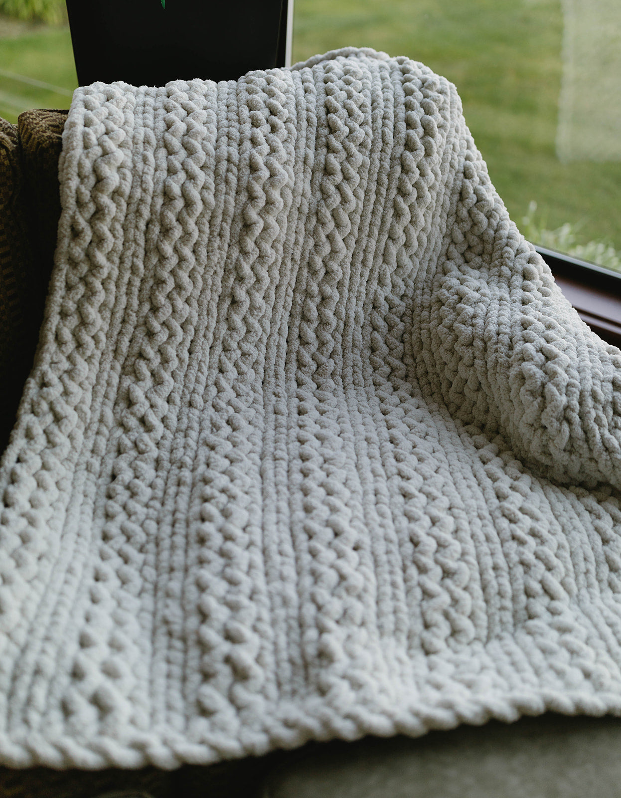Braided Cable Chunky Knit Blanket