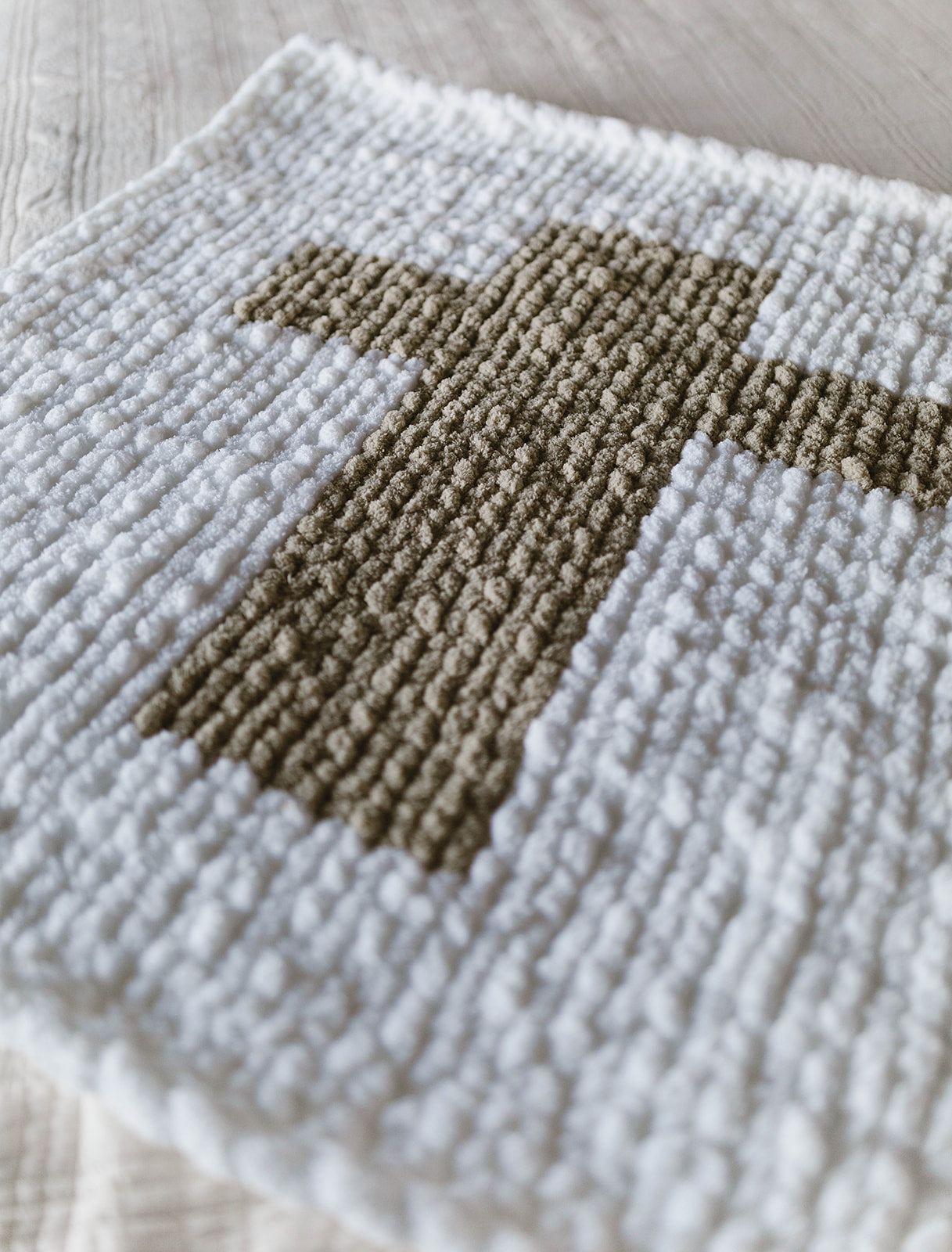 Holy Cross Chunky Knit Blanket