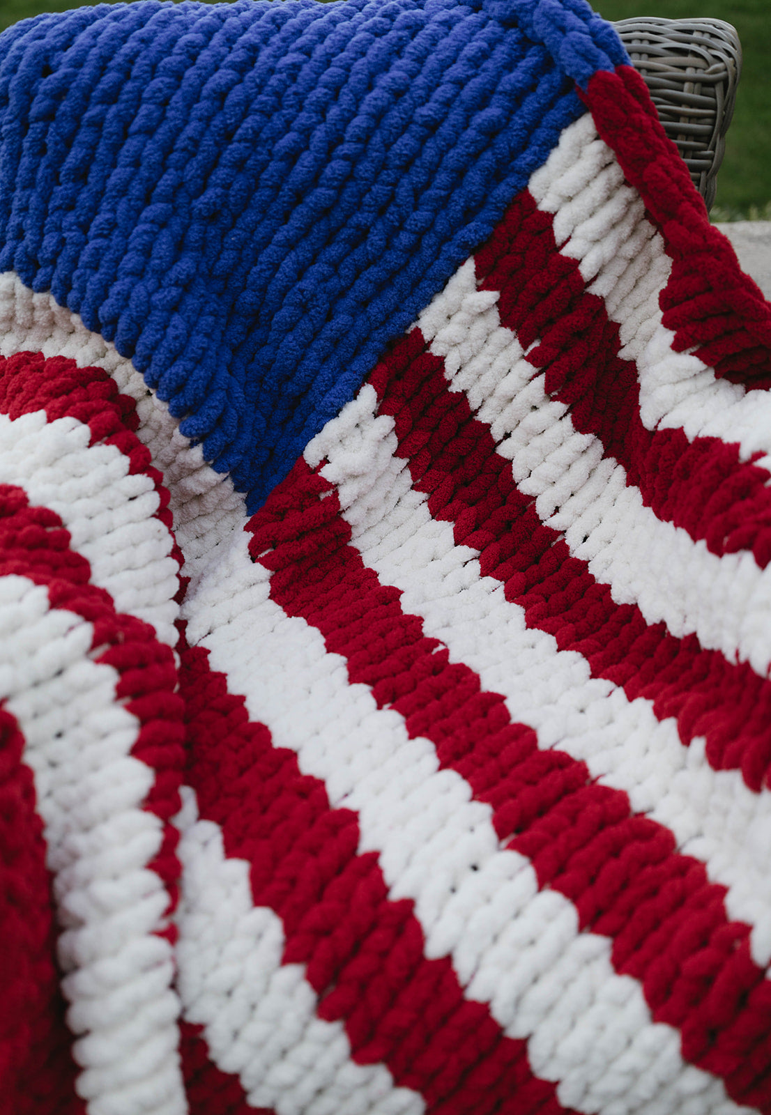 Retro Pop American Flag Chunky Knit Blanket