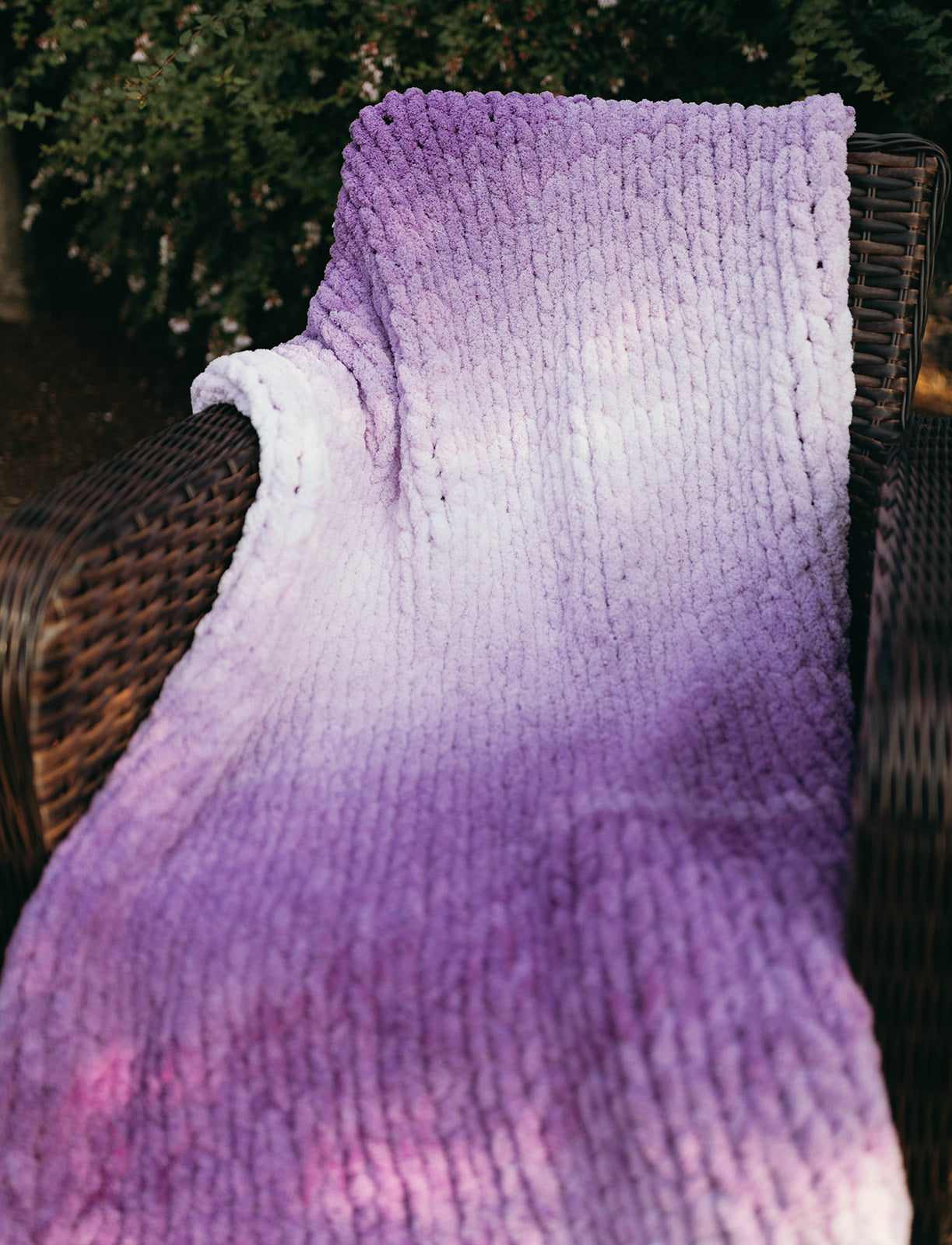 Ombrè Color Phasing Blanket
