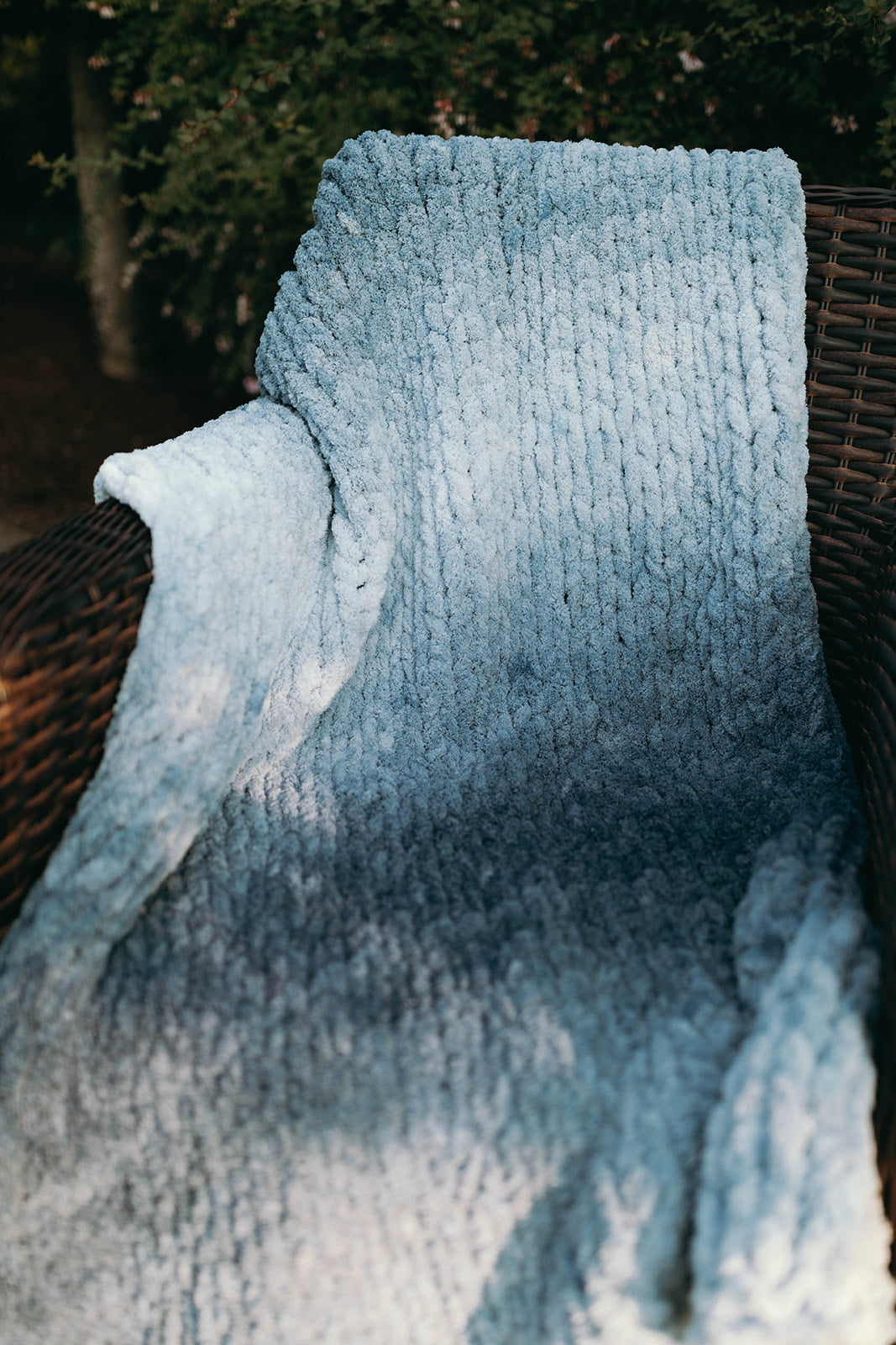 Ombrè Color Phasing Blanket