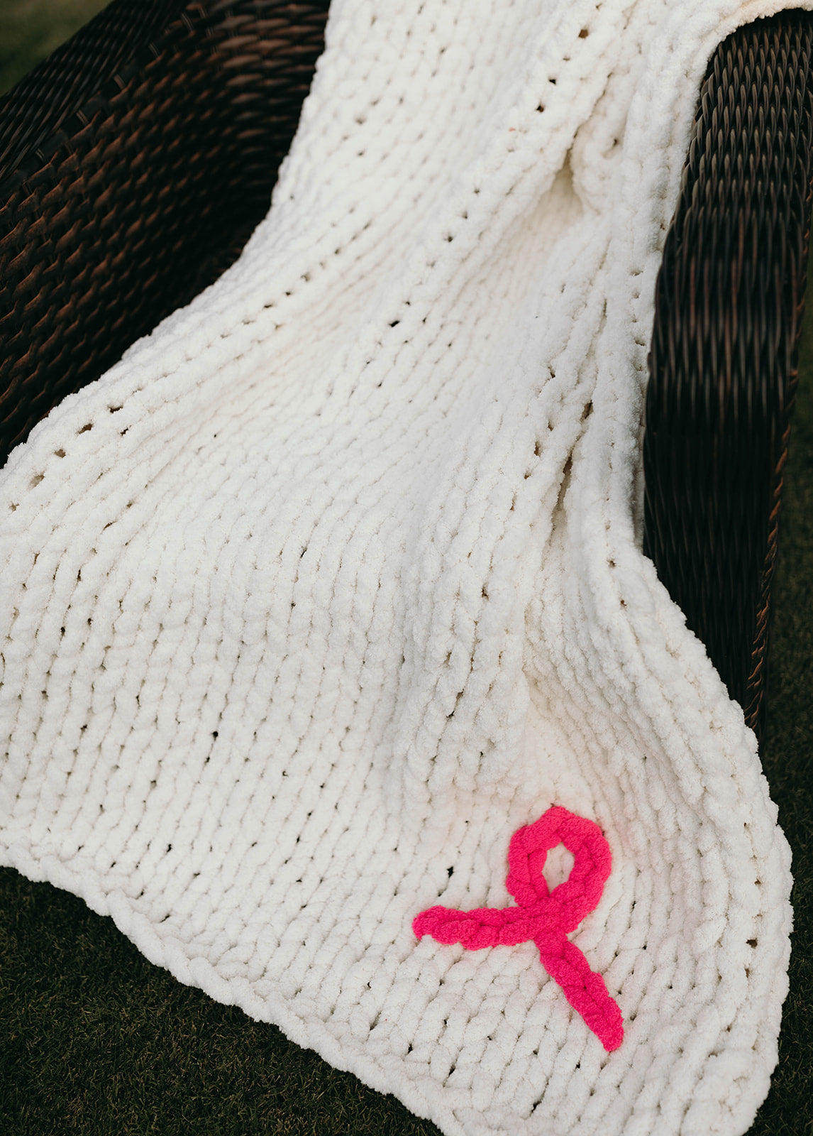 Pink Ribbon Chunky Knit Blanket