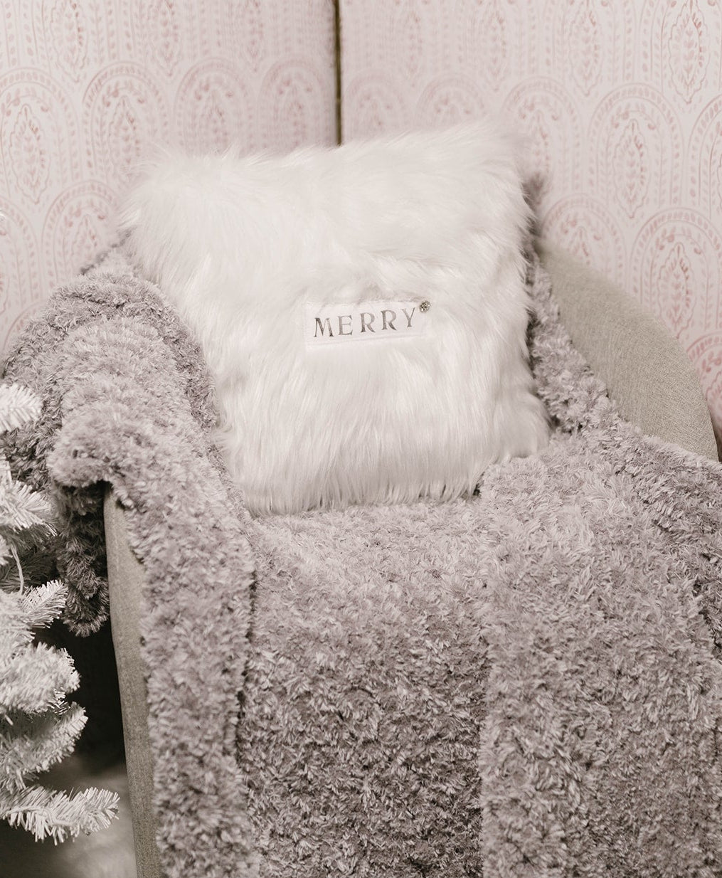 "Merry" Faux Fur Pillow