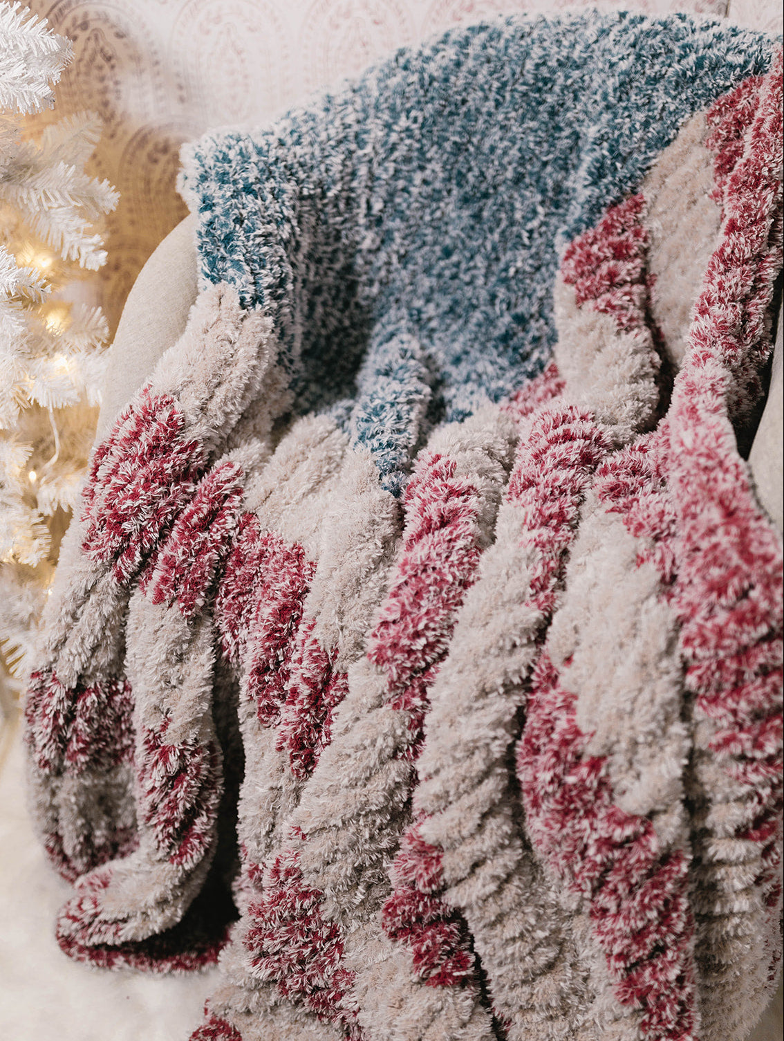 Frosted Fuzzy American Flag Chunky Knit Blanket
